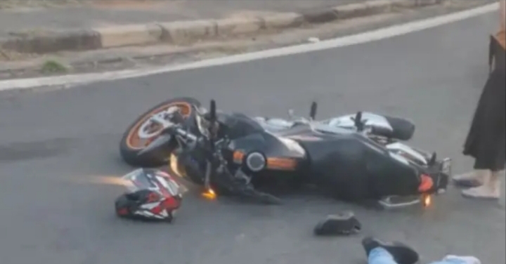 Motociclista morre na Dom Gabriel após colisão com um caminhão